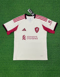 Liverpool Visita 25/26