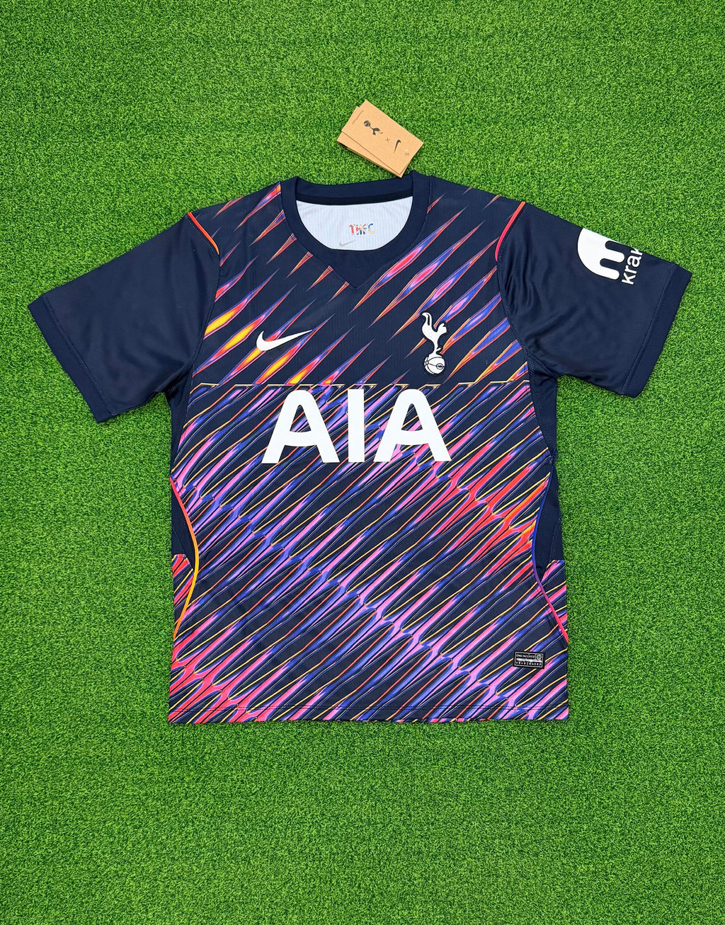 Tottenham Visita 26/27